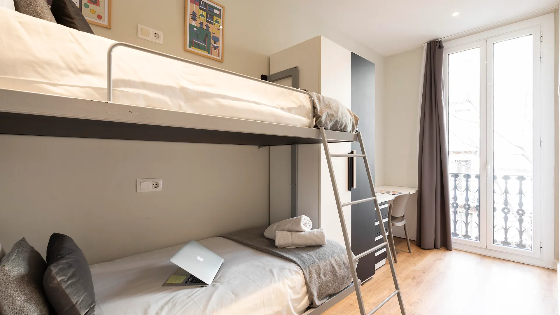 Aspasios Urquinaona Apartments Барселона Испания