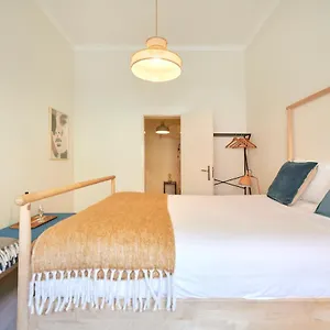 https://charming-3br-apt-w-patio-by-timecooler.hotels-lisbon-portugal.com